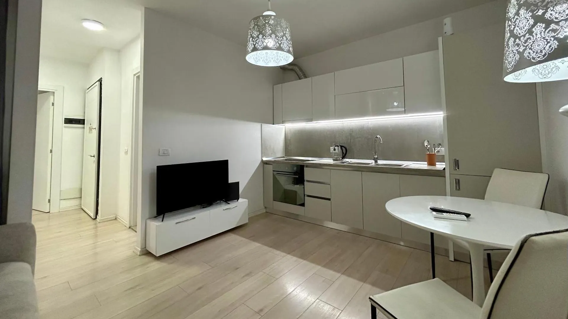 A&X Lovely And Central Apartment - 24H Self Check-In Tirana 0*,